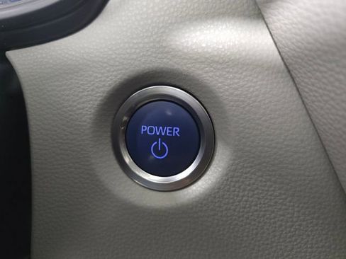 Used 2020 Toyota Corolla LE image 30