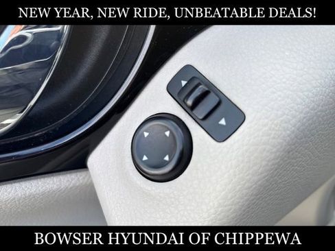 Used 2018 Nissan Rogue Sport SV image 13