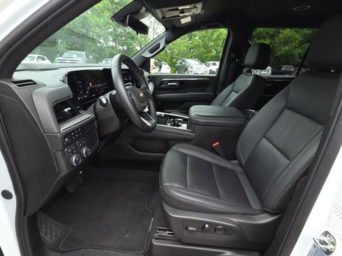 Used 2025 Chevrolet Tahoe LT AWD/4WD image 15