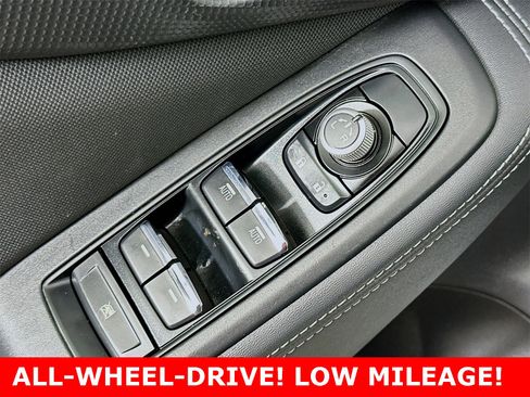 Used 2020 Subaru Forester Premium image 29