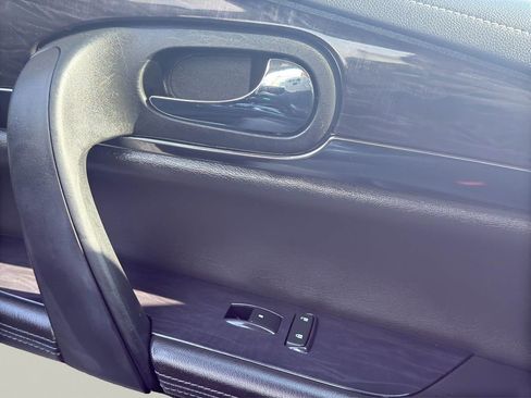 Used 2017 Buick Enclave Premium w/ Experience Buick Package image 19