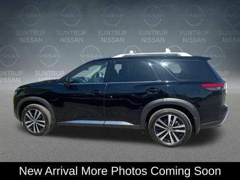 Used 2025 Nissan Pathfinder Platinum w/ Cargo Package FWD image 3