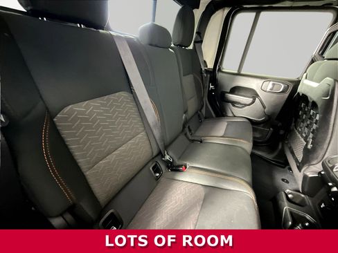 Used 2022 Jeep Gladiator Mojave AWD/4WD image 24