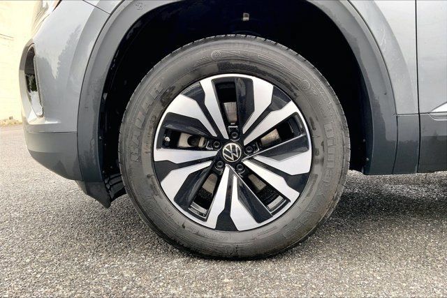 Used 2024 Volkswagen Atlas Cross Sport SE AWD/4WD image 8