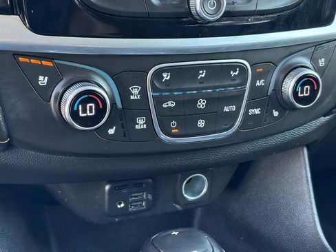 Used 2020 Chevrolet Traverse Premier AWD/4WD image 20