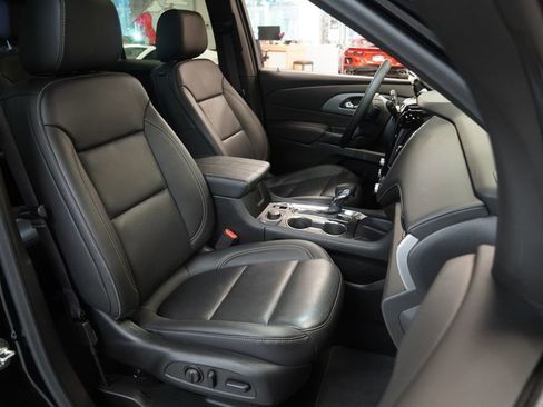 Used 2023 Chevrolet Traverse LT w/ LT Premium Package AWD/4WD image 39