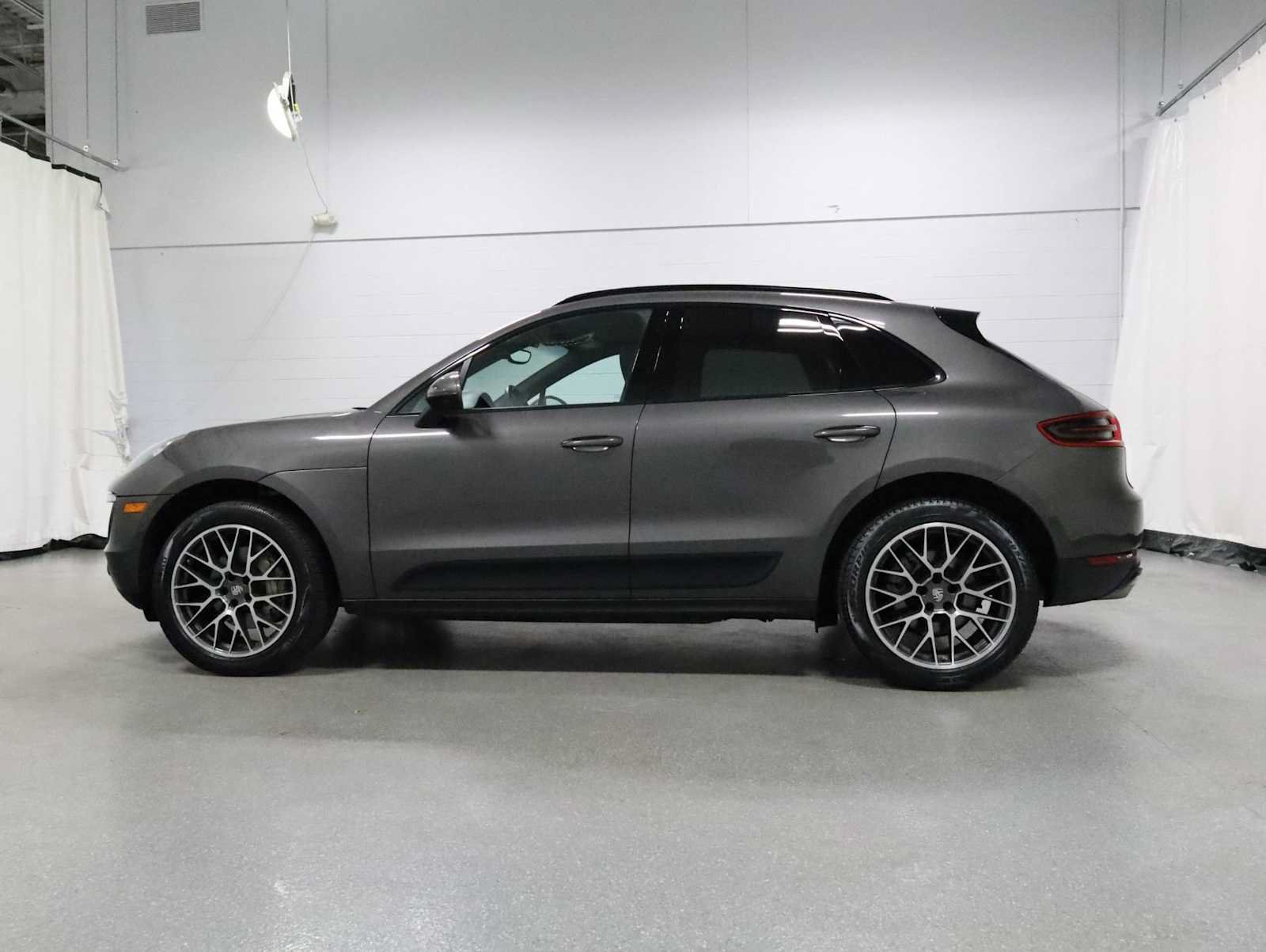 Used 2016 Porsche Macan S AWD/4WD image 2