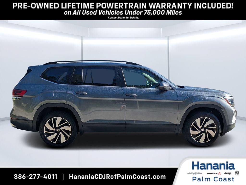 Used 2025 Volkswagen Atlas SE AWD/4WD image 2