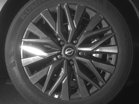 Used 2025 Nissan Altima 2.5 SV image 13