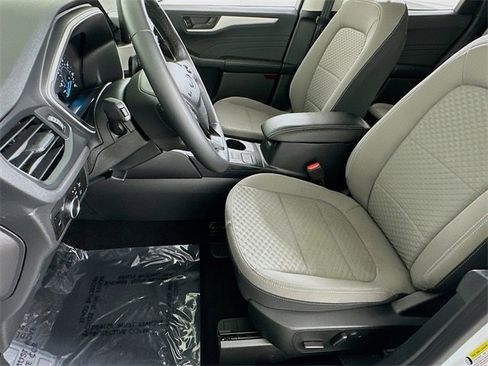 Used 2022 Ford Escape SE w/ SE Sport Appearance Package image 7