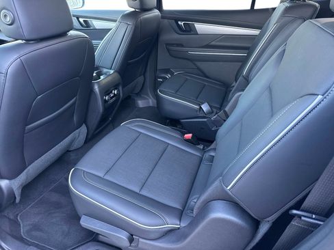 Used 2025 Buick Enclave Preferred image 15