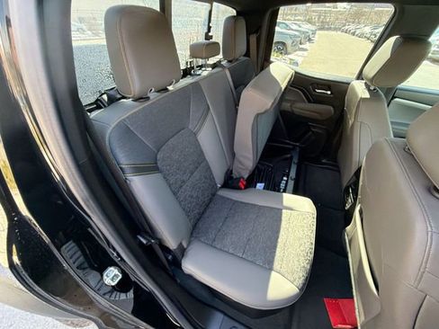 Used 2024 Chevrolet Colorado ZR2 w/ Safety Package image 26