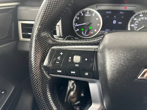 Used 2022 Mitsubishi Outlander SE AWD/4WD image 15
