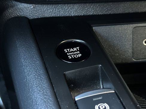 Used 2025 Nissan Kicks S image 28