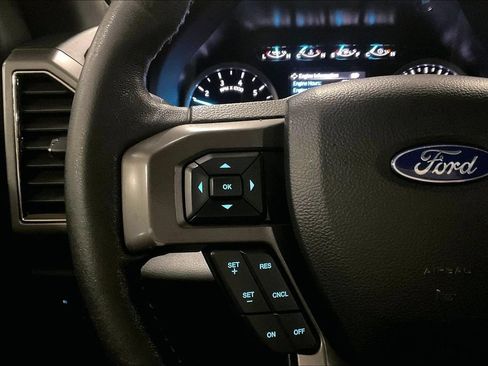 Certified 2020 Ford Expedition XLT w/ Equipment Group 201A AWD/4WD image 17