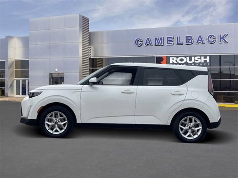Used 2023 Kia Soul LX w/ Option Group 015 image 2