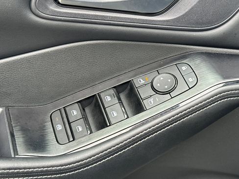 Used 2025 Nissan Rogue SV AWD/4WD image 14