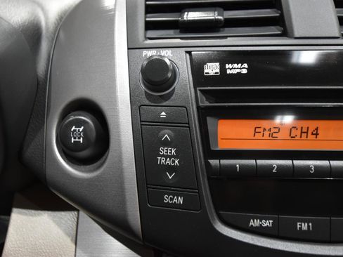 Used 2008 Toyota RAV4 Limited AWD/4WD image 22