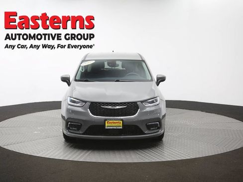 Used 2023 Chrysler Pacifica Touring-L FWD image 53