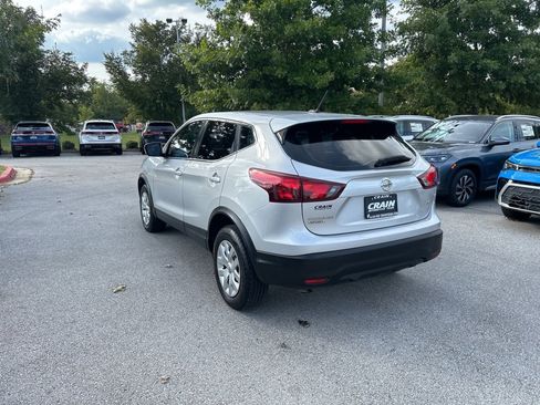 Used 2019 Nissan Rogue Sport S image 5