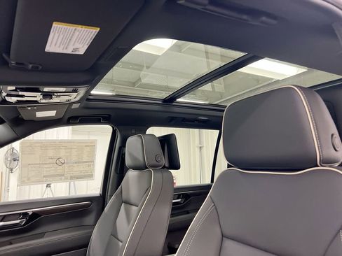 New 2026 Chevrolet Suburban Premier AWD/4WD image 20