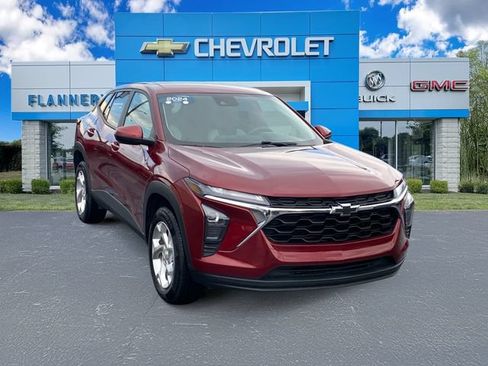 Used 2024 Chevrolet Trax LS w/ LS Convenience Package FWD image 7