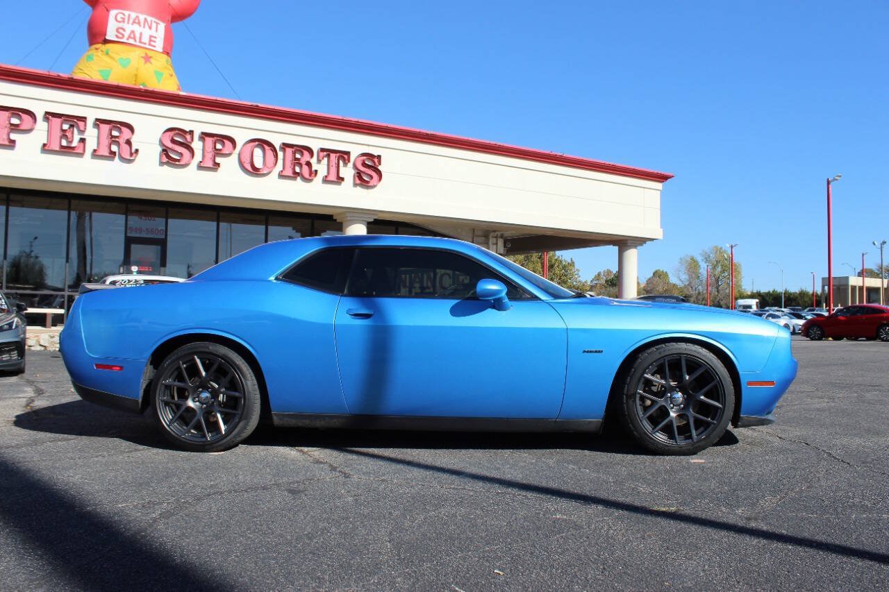 Used 2016 Dodge Challenger R/T RWD image 3