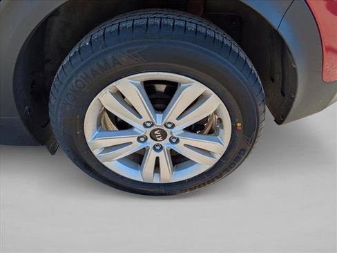 Used 2018 Kia Sportage LX image 9
