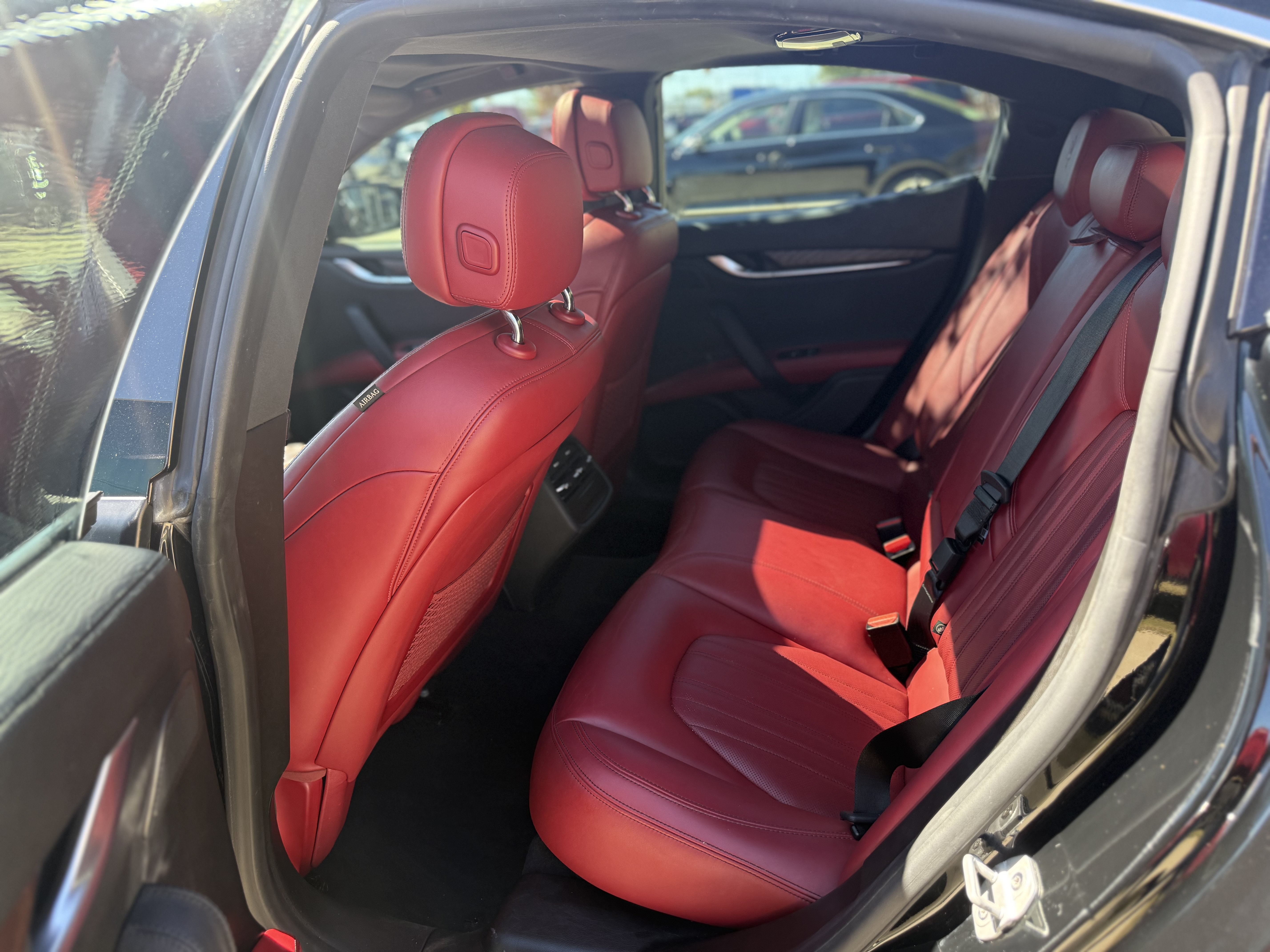 Used 2018 Maserati Ghibli RWD image 12