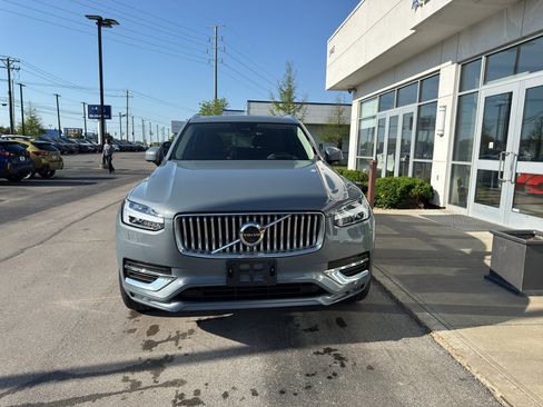 Used 2023 Volvo XC90 B5 Plus w/ Protection Package Premier image 8