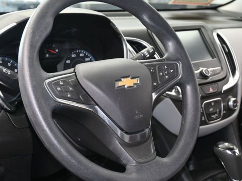 Used 2018 Chevrolet Equinox LS image 13