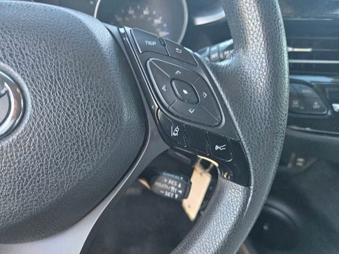 Certified 2021 Toyota C-HR LE image 22