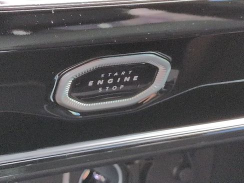 New 2026 Jeep Grand Cherokee Altitude image 28