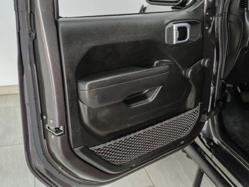 Used 2024 Jeep Wrangler Unlimited Sport image 36