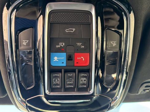 Used 2023 Jeep Grand Wagoneer L Series II AWD/4WD image 62
