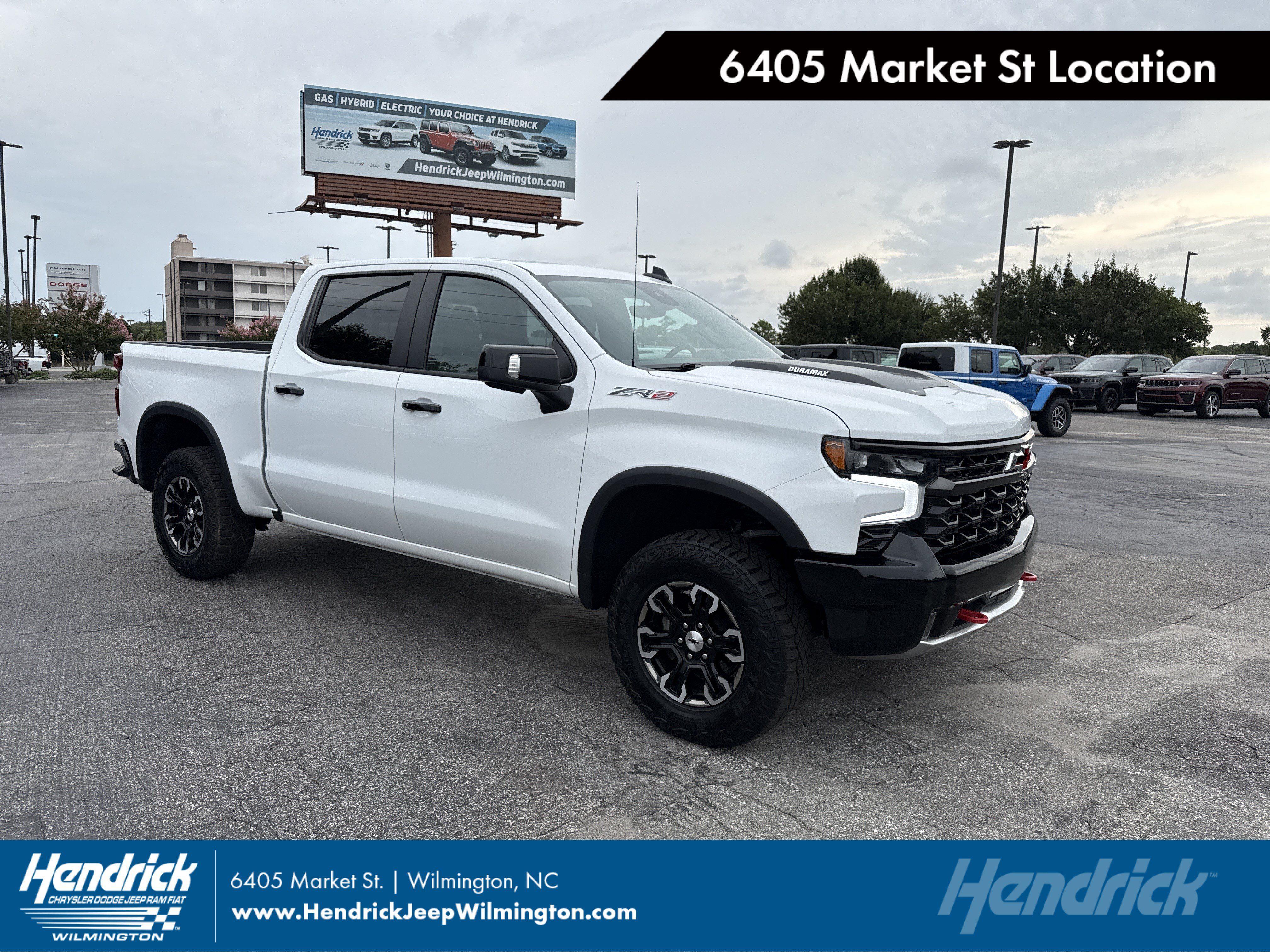 Used 2024 Chevrolet Silverado 1500 ZR2 w/ Technology Package AWD/4WD image 1