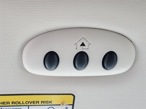 Used 2017 Ford Escape Titanium image 31