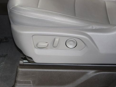 Used 2023 GMC Sierra 1500 SLT image 24