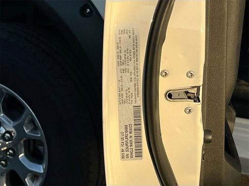 Used 2024 RAM 2500 Laramie w/ Safety Group image 32