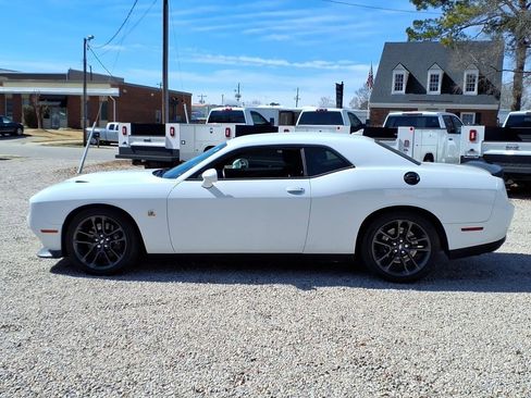 Used 2021 Dodge Challenger R/T Scat Pack image 4