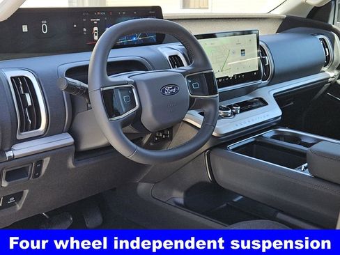 New 2025 Ford Expedition Active image 21