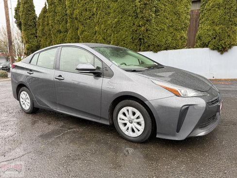 Used 2019 Toyota Prius L Eco w/ Carpet Mat Package image 1