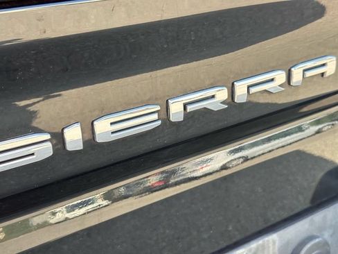 Used 2025 GMC Sierra 1500 SLT AWD/4WD image 11