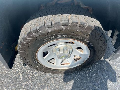Used 2014 Chevrolet Silverado 1500 W/T RWD image 22