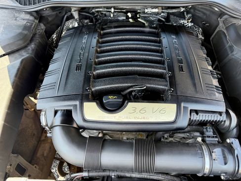 Used 2014 Porsche Cayenne AWD/4WD image 25