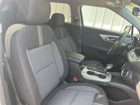 Used 2025 Chevrolet Blazer LT image 37