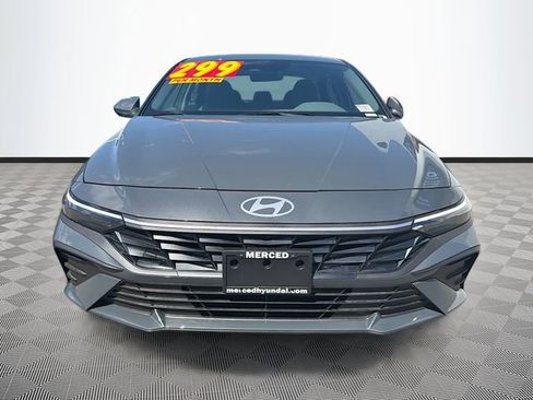 New 2026 Hyundai Elantra SE FWD image 2