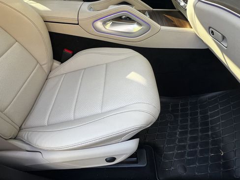 Used 2023 Mercedes-Benz GLS 450 4MATIC image 46