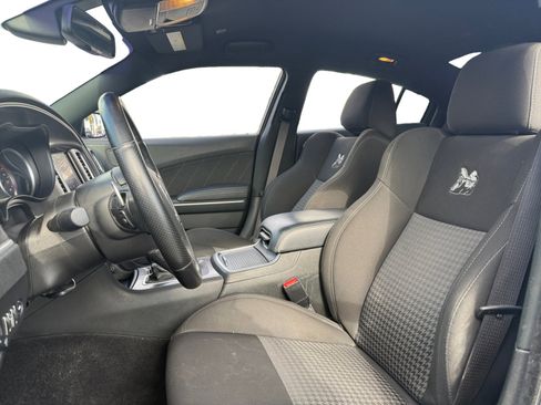 Used 2022 Dodge Charger Scat Pack w/ Driver Convenience Group image 9