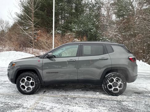 Used 2022 Jeep Compass Trailhawk w/ Trailhawk Convenience Group image 2